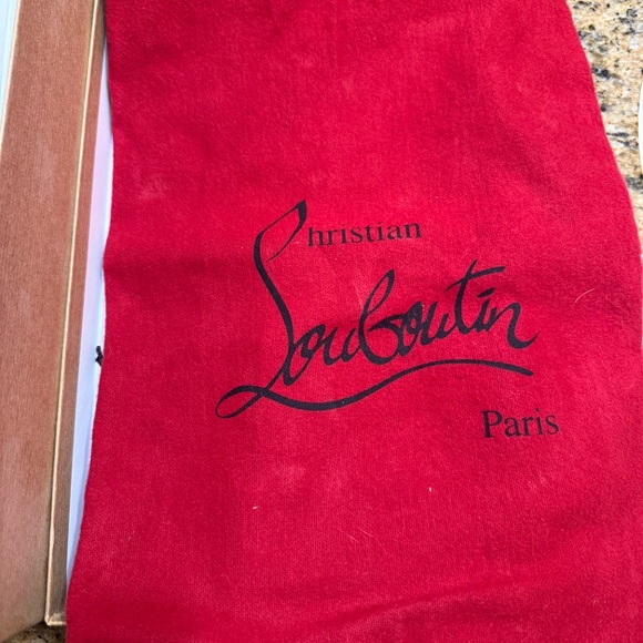 Almost New…Christian Louboutin Apostrophe 100 Nappa Pump - Picture 14 of 16